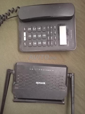 Téléphone fixe et Routeur Tenda bon état 