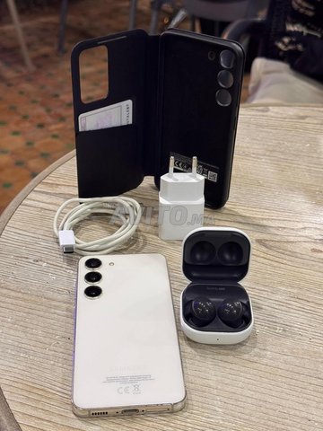 Samsung s23 avec accesoires offerts 