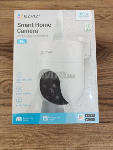 Caméra Ezviz Wi-Fi panoramique et à inclinaison
