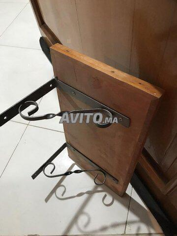 رفوف خشبية وحديد مشغول - 2