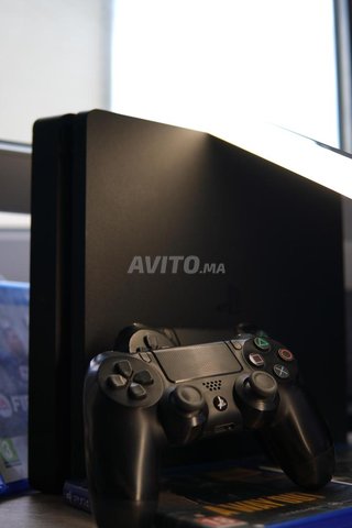 PS4 500Go en excellent état 6 jeux(FIFA23, GTA5..)