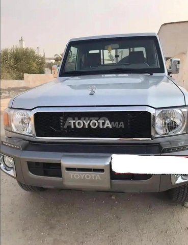 Toyota Land Cruiser occasion Essence Modèle 