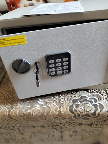 Coffre fort neuf jamais utilisé 