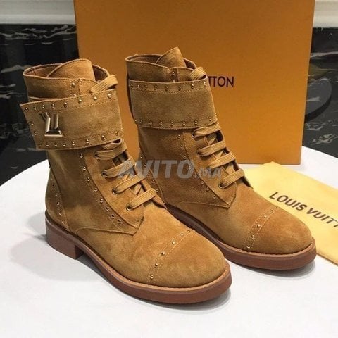 Bottines Louis Vuitton Daim a Lacets LV7640