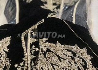 Caftan Velours Aubergine neuf brodé Skalli