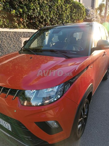  Mahindra kuv_100