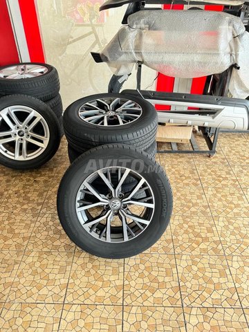 Jante originale 17P Tiguan avec pneu comme neuf 