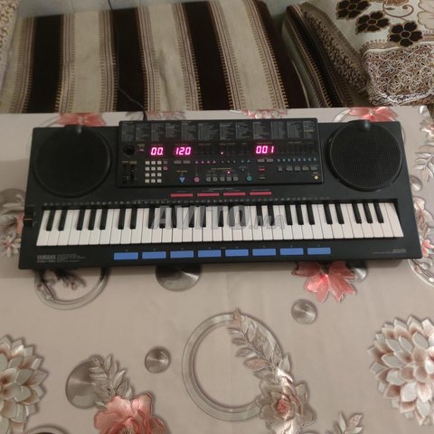 Synthétiseur YAMAHA PSS 790