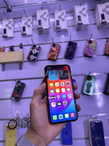 Apple iPhone xR 64Gb (Rouge) - bon état