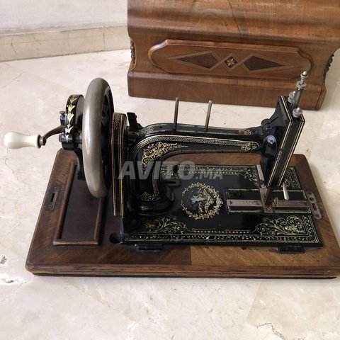 Machine à coudre Vantage / Antique.