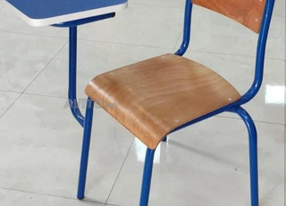 CHAISE SEMI METALLIQUE AVEC ECRITOIRE