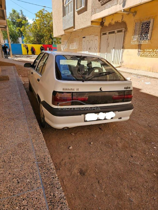 voiture renault 19 a vendre tres bonne 