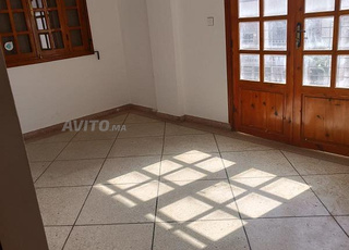Appartement usage bureau à louer à El Houda