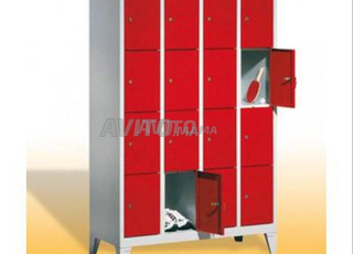 Meuble monobloc en métal