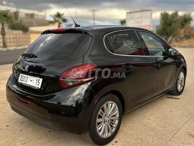 Peugeot 208 occasion Diesel Modèle 