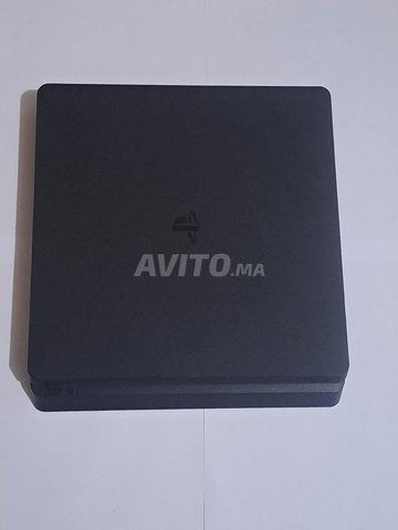 ps4 slim avec 2 manette 3 jeux