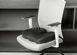 مقعد طبي للراحة والحماية من ٱلام اسفل الظهر