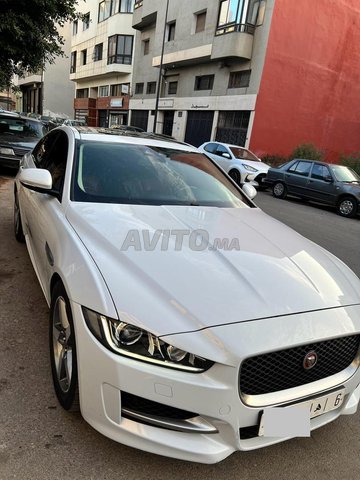  Jaguar XE