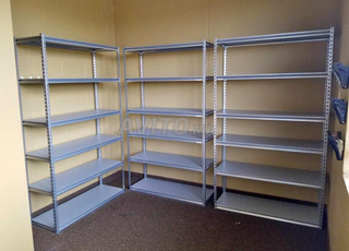 RAYONNAGE METALLIQUE DISPOO