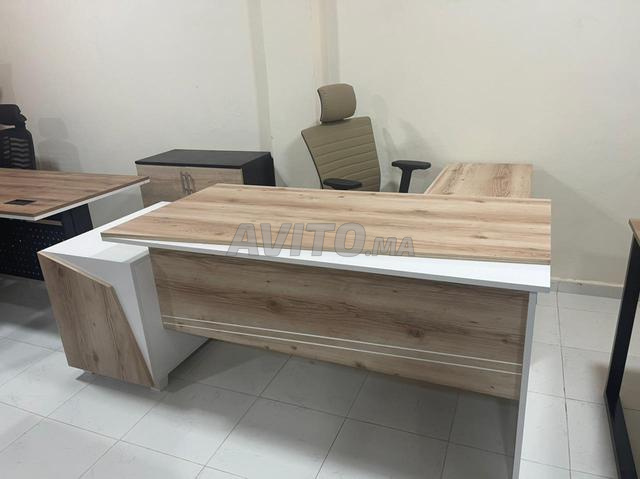 أثاث مكتبي عالي الجودة Bureau Haut de Gamme