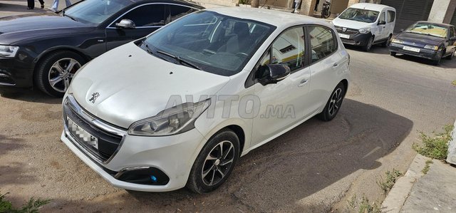 Peugeot 208 occasion Diesel Modèle 