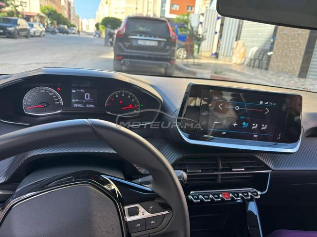 Peugeot 208 Diesel Manuelle 2022 à Tanger