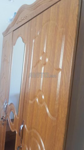 lit avec matelas medical et armoire 