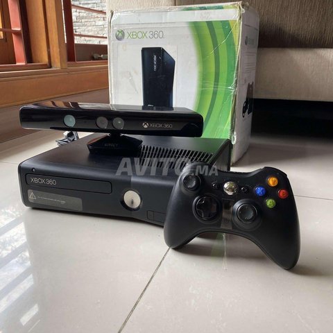 XBOX 360 Slim Garantie Avec Tout Les Accessoires