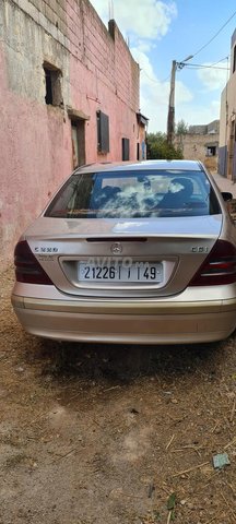 Mercedes-Benz 220 occasion Diesel Modèle 