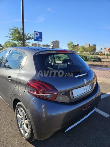 Peugeot 208 occasion Diesel Modèle 