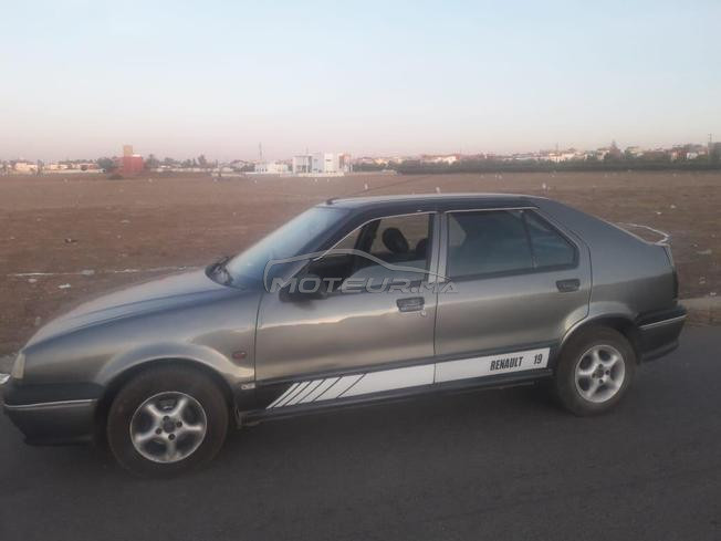 Renault 19
