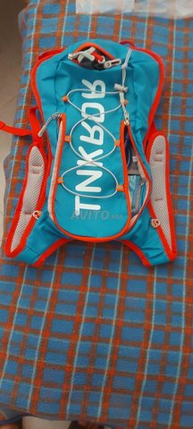 vend sac 12 litres et poche à eau 1 litre et demi