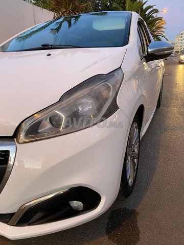 Peugeot 208 occasion Diesel Modèle 