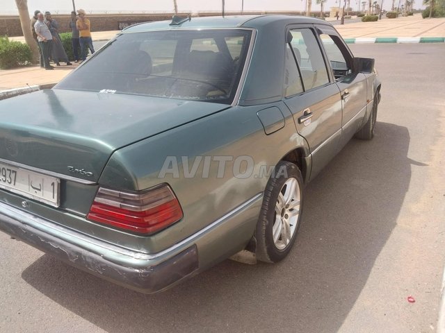 Mercedes-Benz 250 occasion Diesel Modèle 