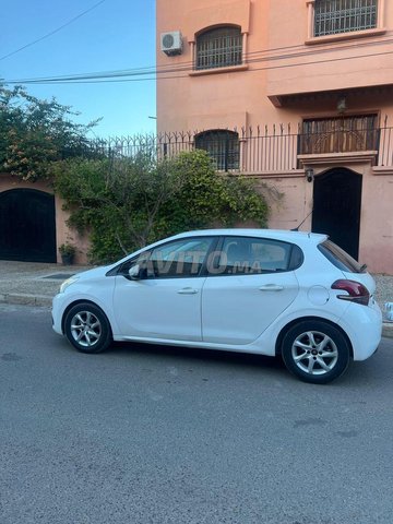 Peugeot 208 occasion Diesel Modèle 