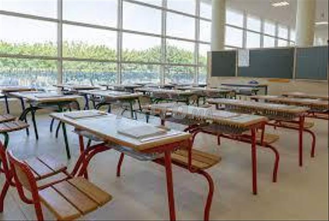 أثاث مدرسي ذو جودة عالية وبسعر صغير