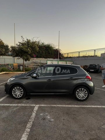 Peugeot 208 occasion Diesel Modèle 