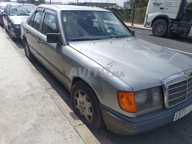 Mercedes-Benz 250 occasion Diesel Modèle 