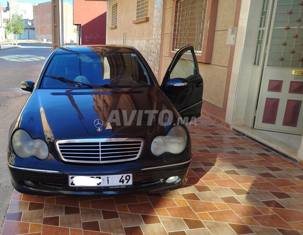 Mercedes-Benz 220 occasion Diesel Modèle 