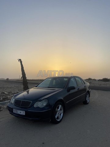 Mercedes-Benz 220 occasion Diesel Modèle 