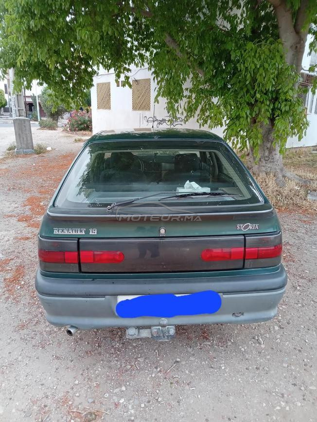 r19 a vendre bon etat