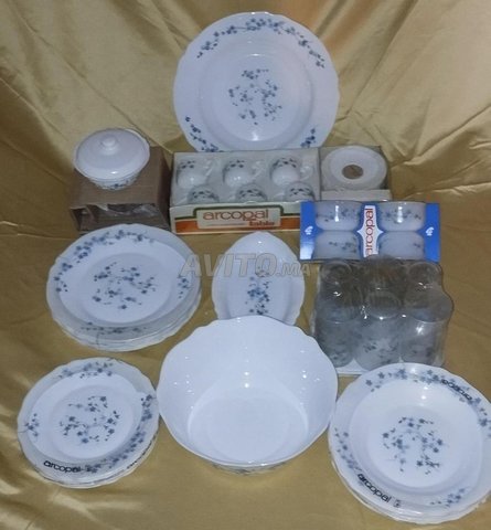 Service de table verrerie Arcopal 44 pièces neuf