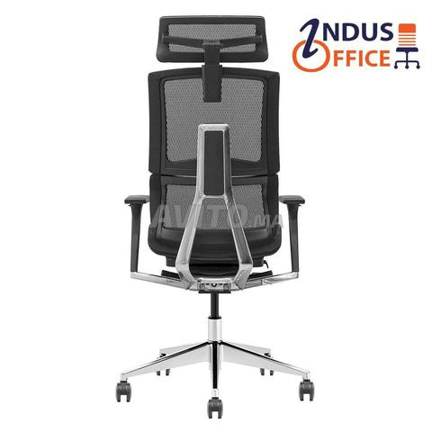 Des chaises de l'importation en promo  - 2