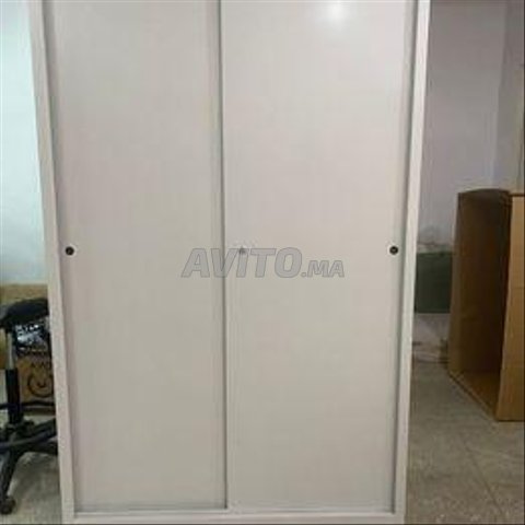 Armoire métallique portes coulissantes 