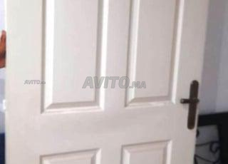 باب خشبي للبيع