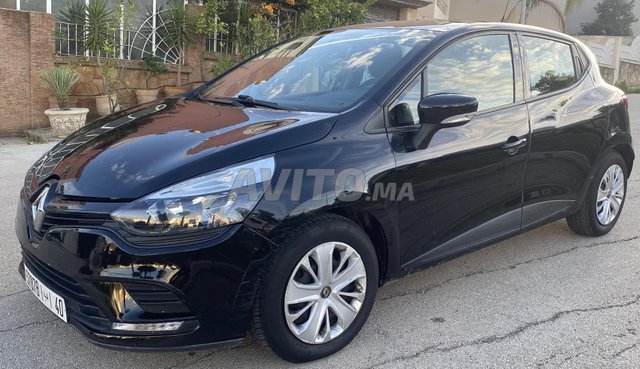 Renault Clio Essence Manuelle 2018 à Tanger