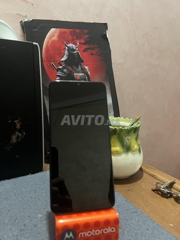 REDMI NOTE 8 PRO 64GB plus 128GB CARTE MÉMOIRE