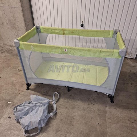Lit parapluie avec matelas 