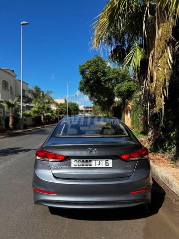 Hyundai Elantra occasion Diesel Modèle 