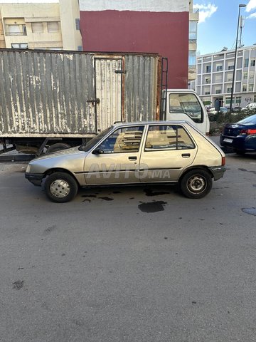  Peugeot 205